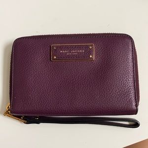 Marc Jacobs Wristlet Wallet (Plum)